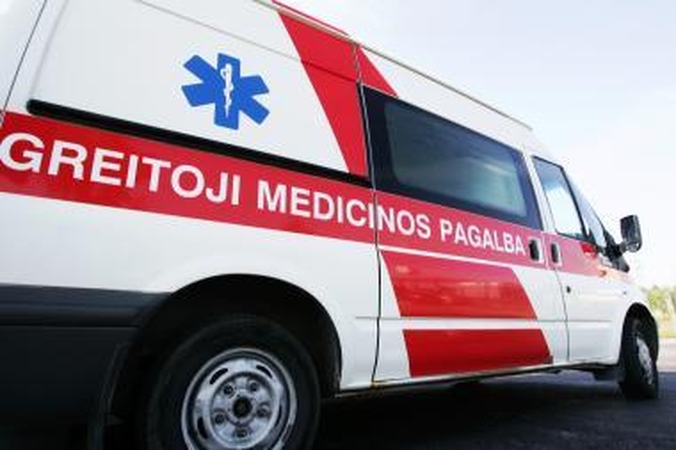 Peiliu sužalojęs posūnį, vyras pasislėpė