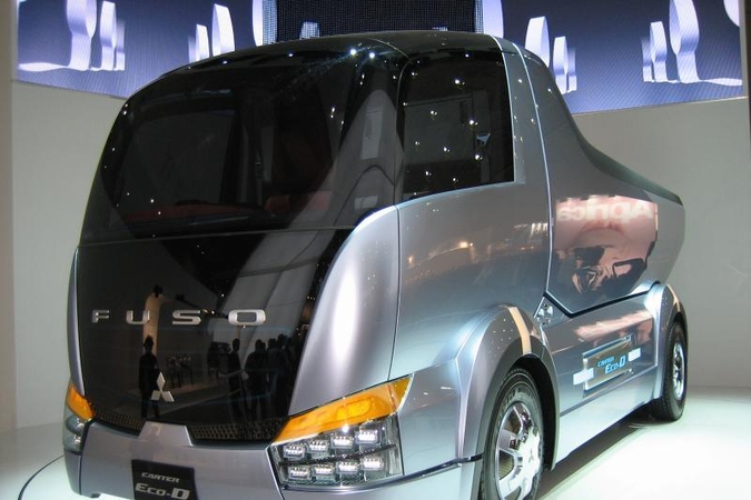 „Mitsubishi Fuso“ garsina ne tik savo, bet ir „Daimler“ vardą