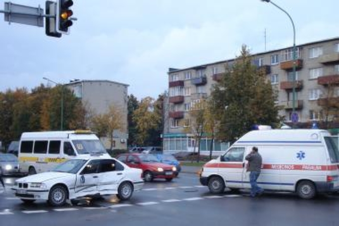 Susidūrė greitoji ir BMW (papildyta)