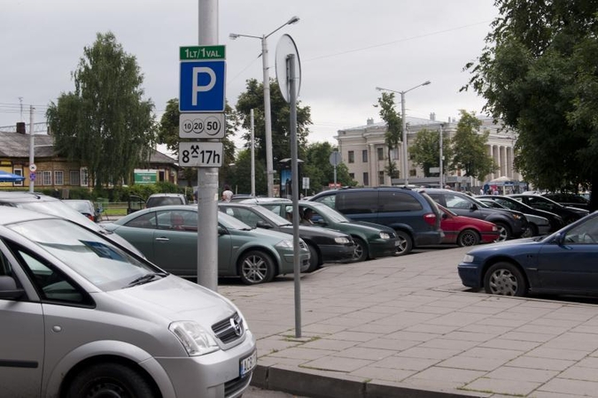 Pareikšti įtarimai kontrolierių sumušusiems įtariamiesiems