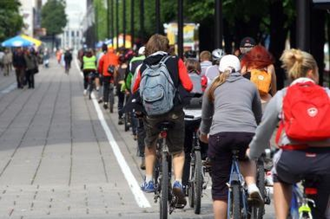 Vos 5 minutės fizinių pratimų pagerina nuotaiką ir savigarbą