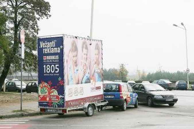 Verslininkai prašo sumažinti mokestį už išorinę reklamą