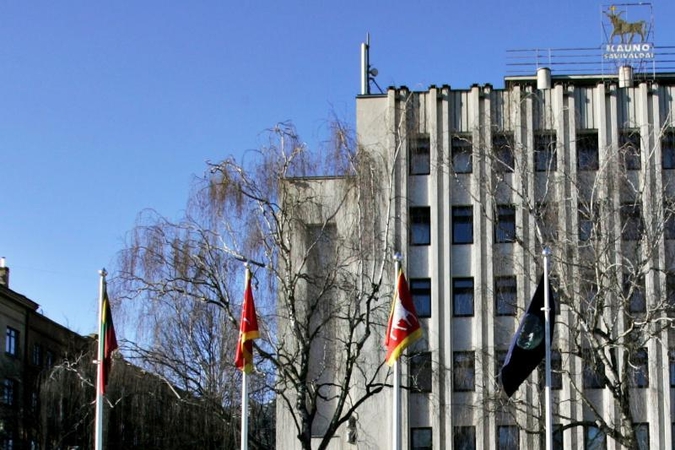 Gardus kąsnelis: valdininkų kabinetų valymui paklos pusę milijono