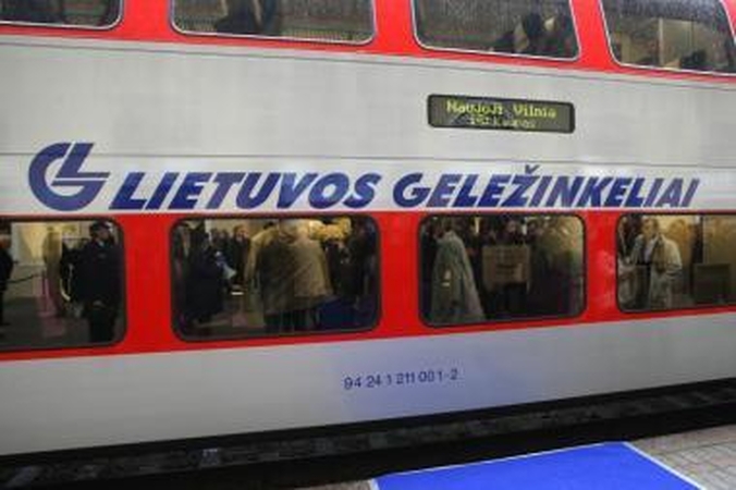 „Lietuvos geležinkeliai“ gali nutraukti keleivių vežimą 