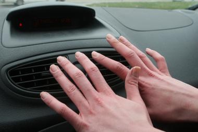 Lietuvoje savaitgalį dešimtys žmonių sušalo, šimtai patyrė traumas ant ledo