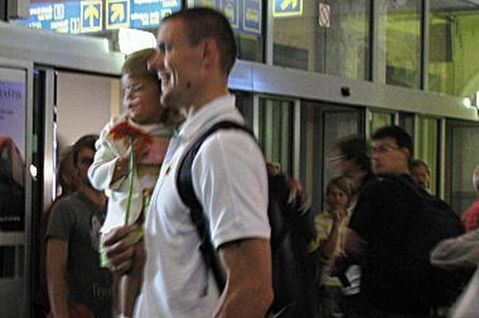 Vyrų krepšinio rinktinė grįžo namo ir bandys tobulinti žaidimą (papildyta)