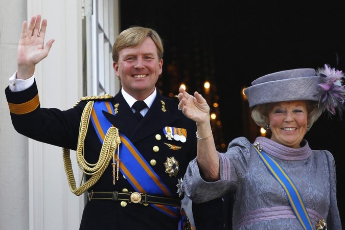 Nyderlandų karalienė Beatrix užleido sostą sūnui 