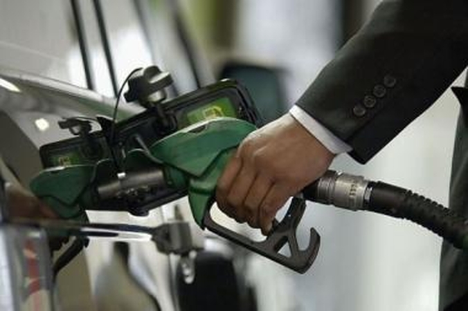 Pirmąkart per 4 metus sumažėjo degalų pardavimas 