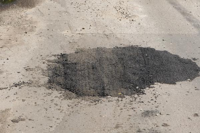 Kodėl užtaisytos duobės netrukus vėl ištrupa?