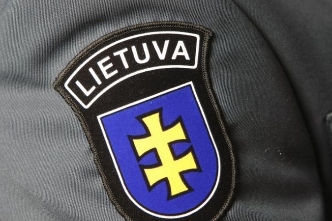 Pareigūnams skatinti numatoma skirti per 400 tūkst. litų