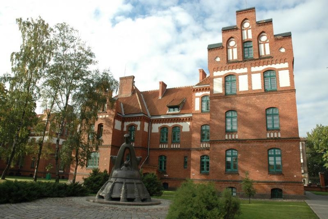 Klaipėdos universiteto studentus Seimas pasiuntė į teismą