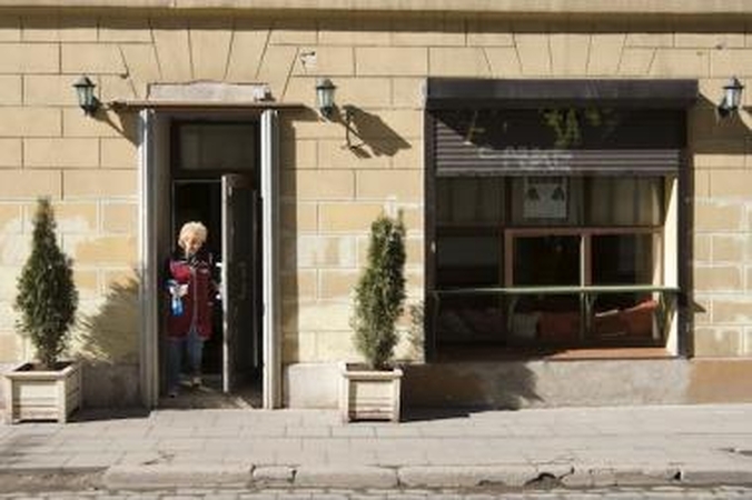 Populiarioje sostinės vyninėje - 7 nelegalūs darbuotojai