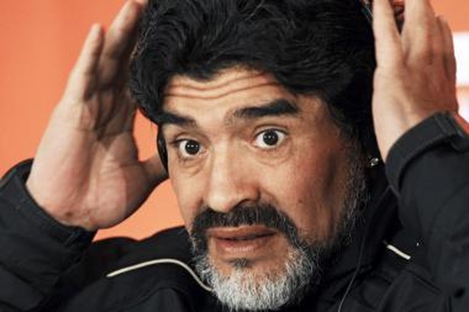 D.Maradona: tegul Pele grįžta į muziejų, o M.Platini - tipinis prancūzas 