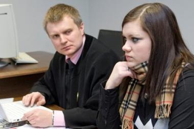 V.Iljinych kaltinama sumušus ir Berneen, ir dar vieną merginą