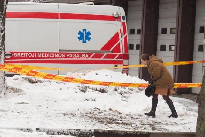 Vilniuje užsimušė iš ketvirto aukšto iškritusi trimetė