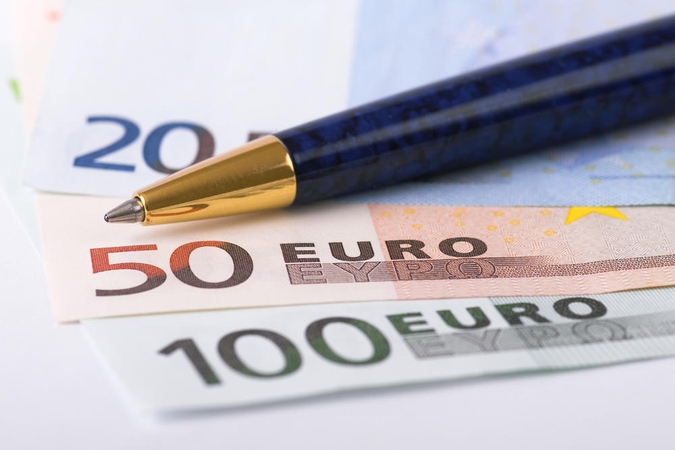 Europa vaduojasi iš infliacijos gniaužtų