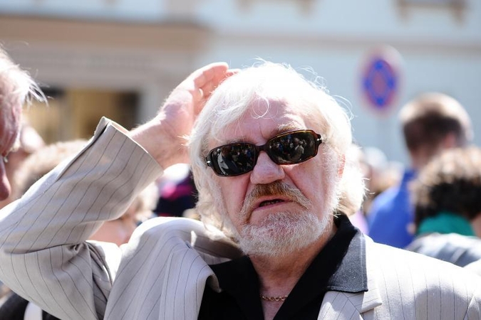 VRK pakartotiniams rinkimams pirmą žada užregistruoti V. Šustauską