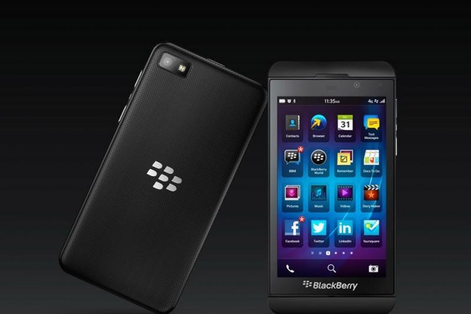Lietuvoje jau prekiaujama išmaniuoju „BlackBerry Z10“ telefonu