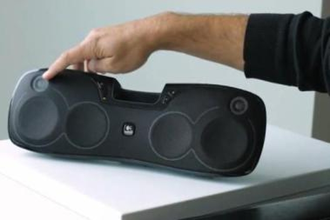 Pristatyta nešiojama „iPod“ garso kolonėlė su baterija