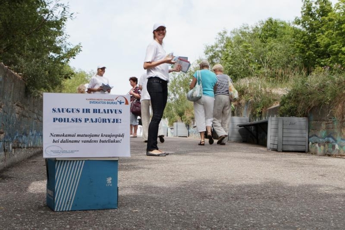 Norinčiųjų pliaže pasimatuoti kraujospūdį - eilės