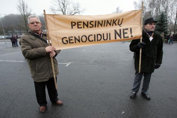 Seimas nesutiko sumažintas pensijas mokėti tik iki 2010-ųjų pabaigos