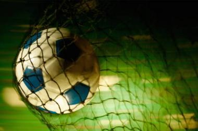 Klube „Dr.Who“ – ultravioletinė futbolo karštinė