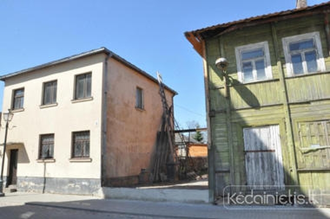 Kėdainiuose nugriautas neteisėtai pastatytas statinys