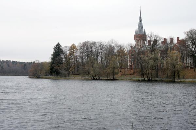 Savivaldybė: patvinęs Vokės vanduo Grigiškių gyventojams grėsmės nebekelia
