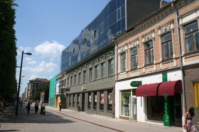 „Stiklainių“  ir griuvenų pusiausvyra   