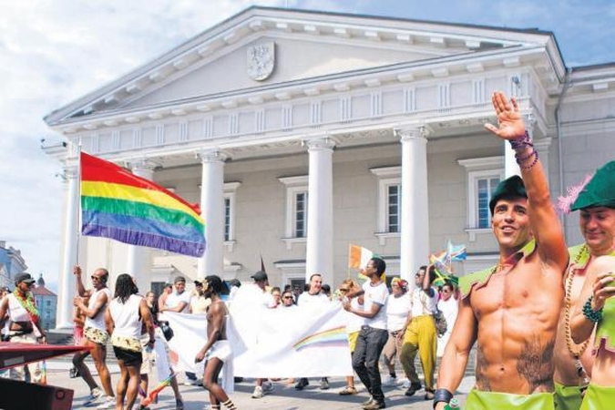 Klaipėdiečiai maldomis gelbės paradą organizuojančius gėjus