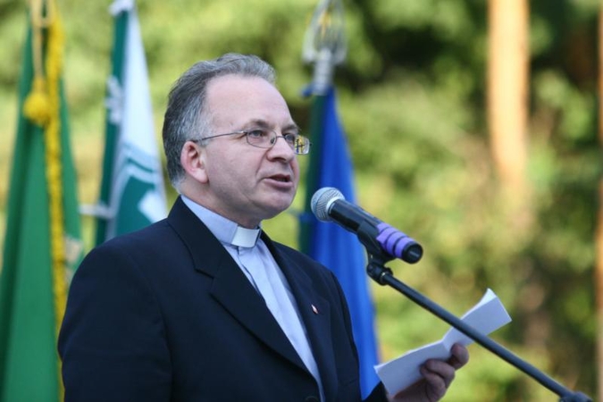 Liaukitės          kankinti        vaiką