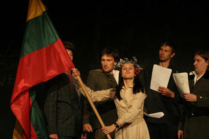 Jaunimo teatre - spektaklis apie keturvėjininkus (foto)