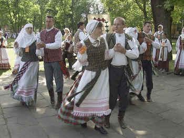 Giruliuose – smagi tautiška gegužinė su skautais