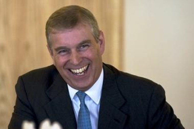 Britanijos princo Andrew vairuojamas džipas kliudė policininką