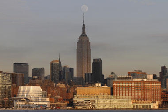 Niujorko dangoraižis "Empire State Building" nušvis Britanijos vėliavos spalvomis