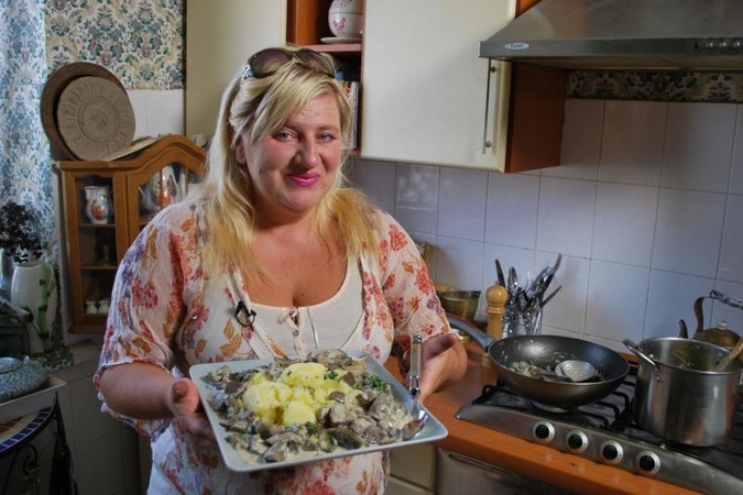 Būrėja iš kavos tirščių išpranašavo D. Bilevičiūtei nėštumą 