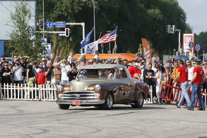 Palangą sudrebins amerikietiškų automobilių variklių gausmas