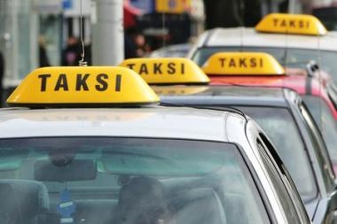 Naujųjų metų naktį taksi Vilniuje kainuos brangiau