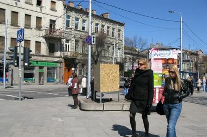 Kaune pastatyti išorinės politinės reklamos stendai