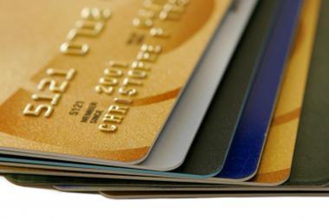 „Swedbank" klientai kortelėmis gali atsiskaityti pašte