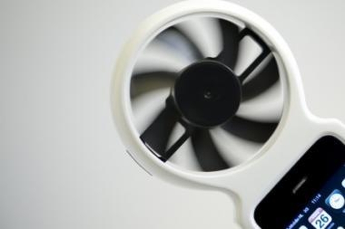 Dizaineris siūlo „iPhone“ įkrauti vėju