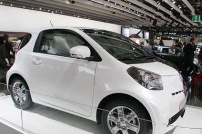 „Toyota iQ" - Japonijos „Metų automobilis 2009"