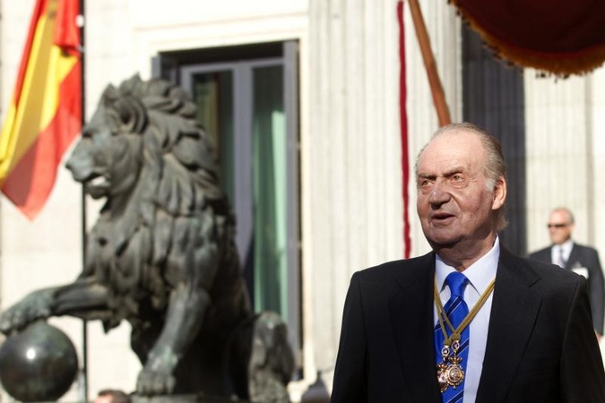 Ispanijos karalius dėl krizės susimažino darbo užmokestį