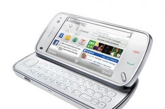 „Nokia“ pristatė išmanųjį telefoną N97