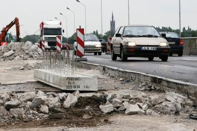 Kelių fondas gali mažėti 400 mln. litų