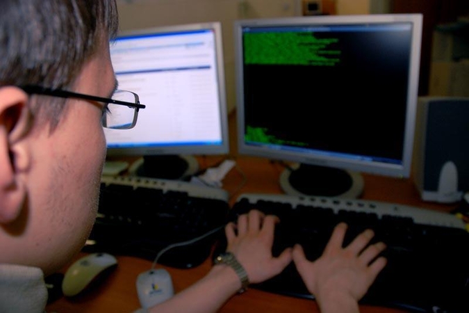 Programišių taikinyje – valstybių tarnautojai ir įmonių vadovai