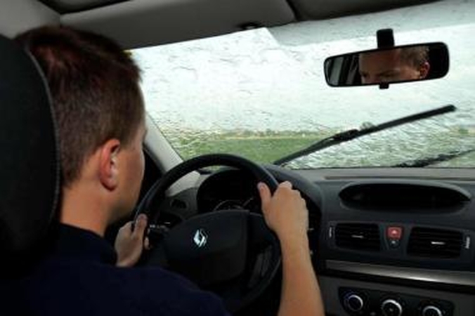 Veidrodėliai: kaip sumažinti "akląją zoną"?