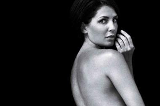 Sadie Frost pozavo apsinuoginusi britų žurnalui 