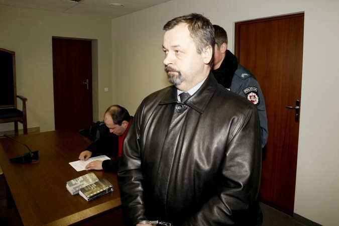 Antstoliui A. Zenkevičiui už kyšininkavimą - penkeri metai nelaisvės