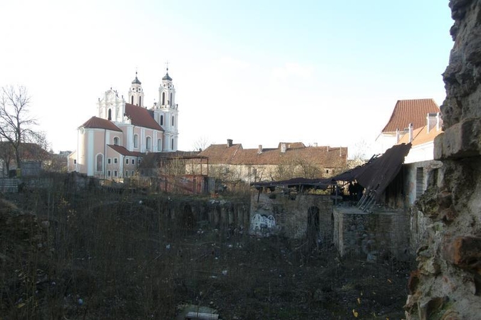 Bjauri dykynė Vilniaus senamiestyje - galvos skausmas gimnazijai